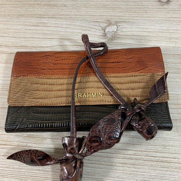 Like new Brahmin large soft Tri color Tri texture wallet - Picture 7 of 10